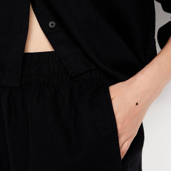 🆕 Old Navy Women’s High-Waisted Linen-Blend Shorts 3.5-in inseam Black XL 16-18 - Picture 8 of 16